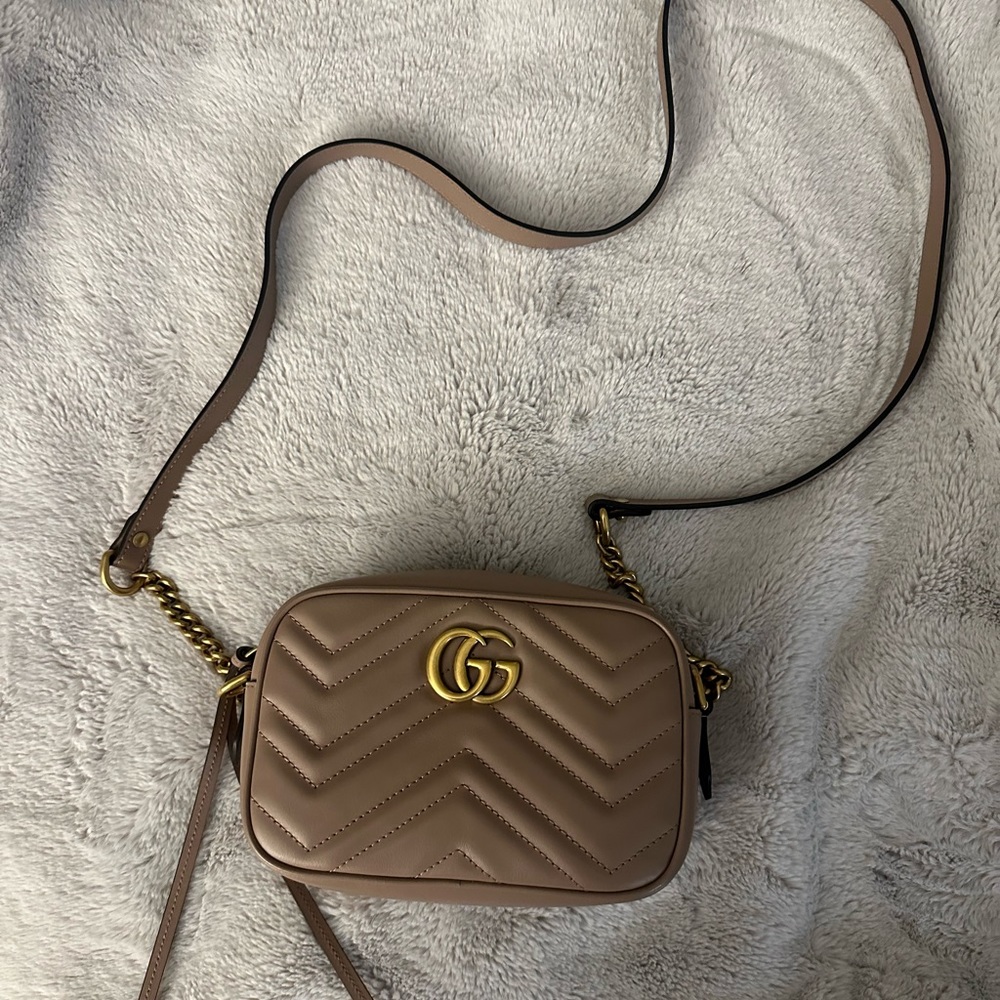 GUCCI GG MARMONT MINI SHOULDER BAG